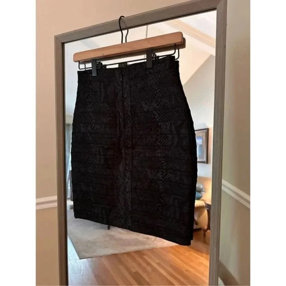 Express NWT Size 00 Bondage Skirt Black - Picture 6 of 8